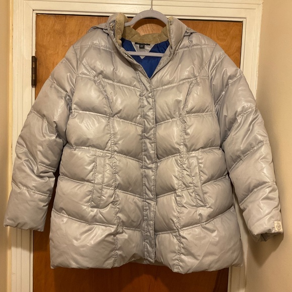 Tommy Hilfiger Down Filled Silver Gray Women’s Winter Hooded Puffer Coat Size 1X - Picture 2 of 12